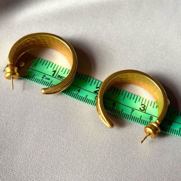 Brand new! $195 Julie Vos Loop Earrings Color: blue gold - Picture 4 of 7